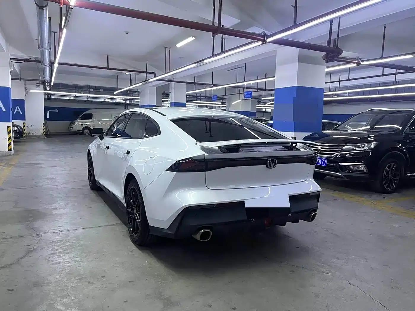 Changan UNI-V 2022 1.5T Premium Edition — миниатюра 6