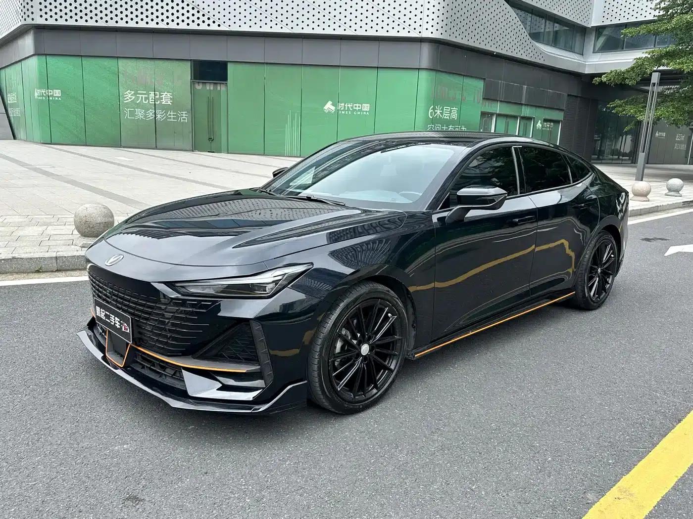 Changan UNI-V 2022 1.5T Sport Edition — миниатюра 1