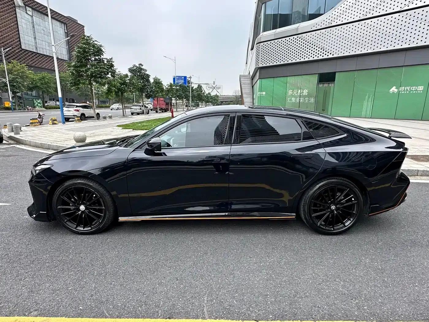 Changan UNI-V 2022 1.5T Sport Edition — миниатюра 13