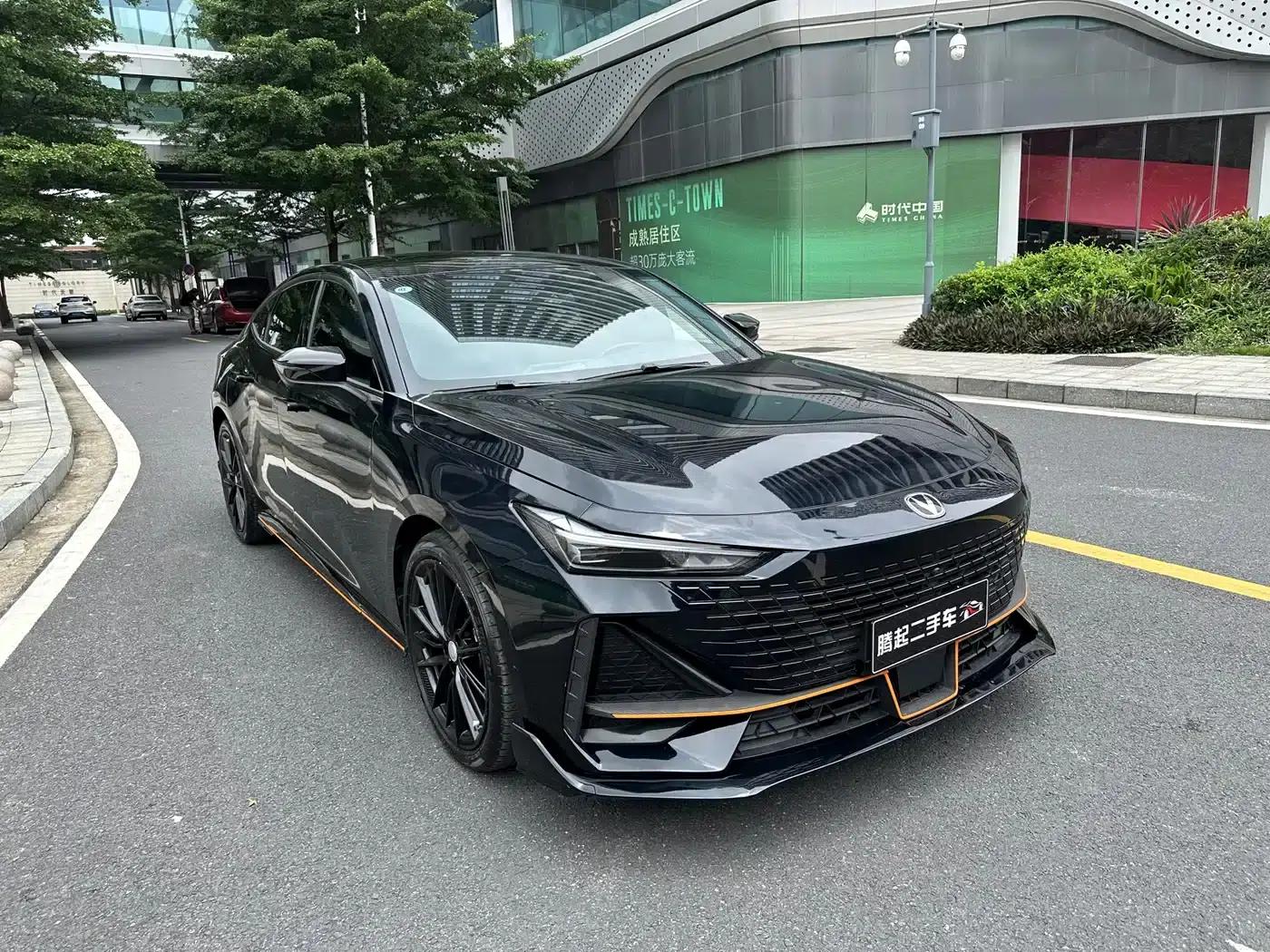 Changan UNI-V 2022 1.5T Sport Edition — миниатюра 3