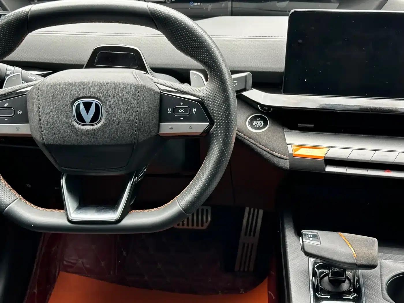 Changan UNI-V 2022 1.5T Sport Edition — миниатюра 4
