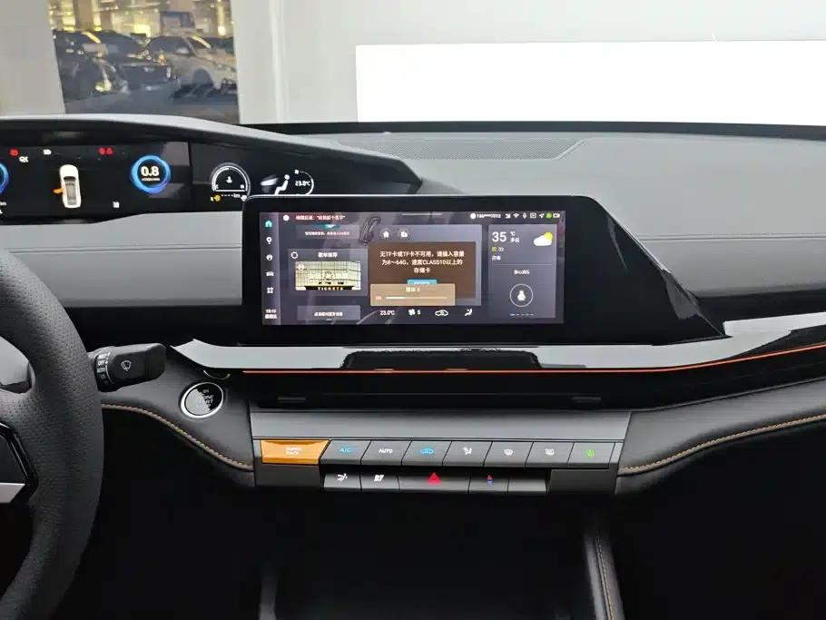 Changan UNI-V 2024 1.5T High-Performance Edition — миниатюра 13