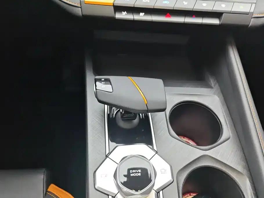 Changan UNI-V 2024 1.5T High-Performance Edition — миниатюра 16