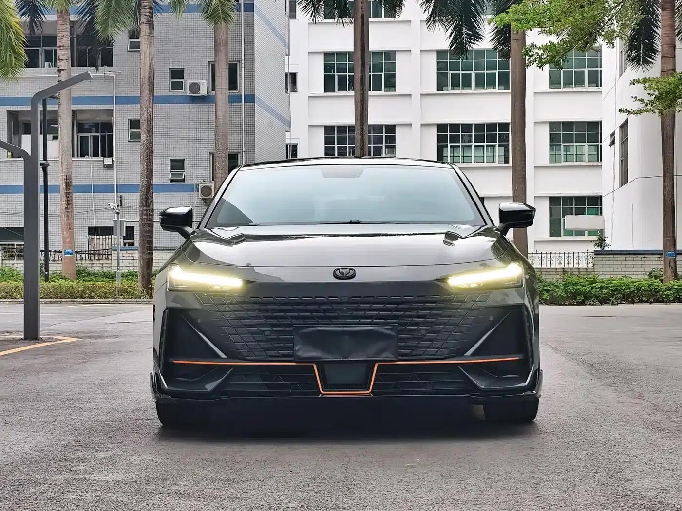 Changan UNI-V 2022 1.5T Sport Edition — миниатюра 2