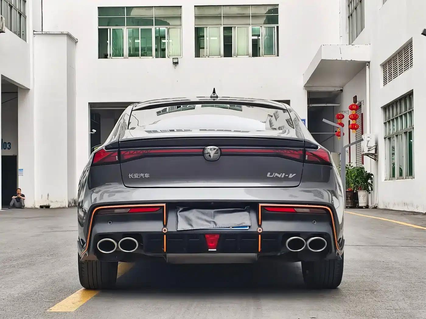 Changan UNI-V 2022 1.5T Sport Edition — миниатюра 14
