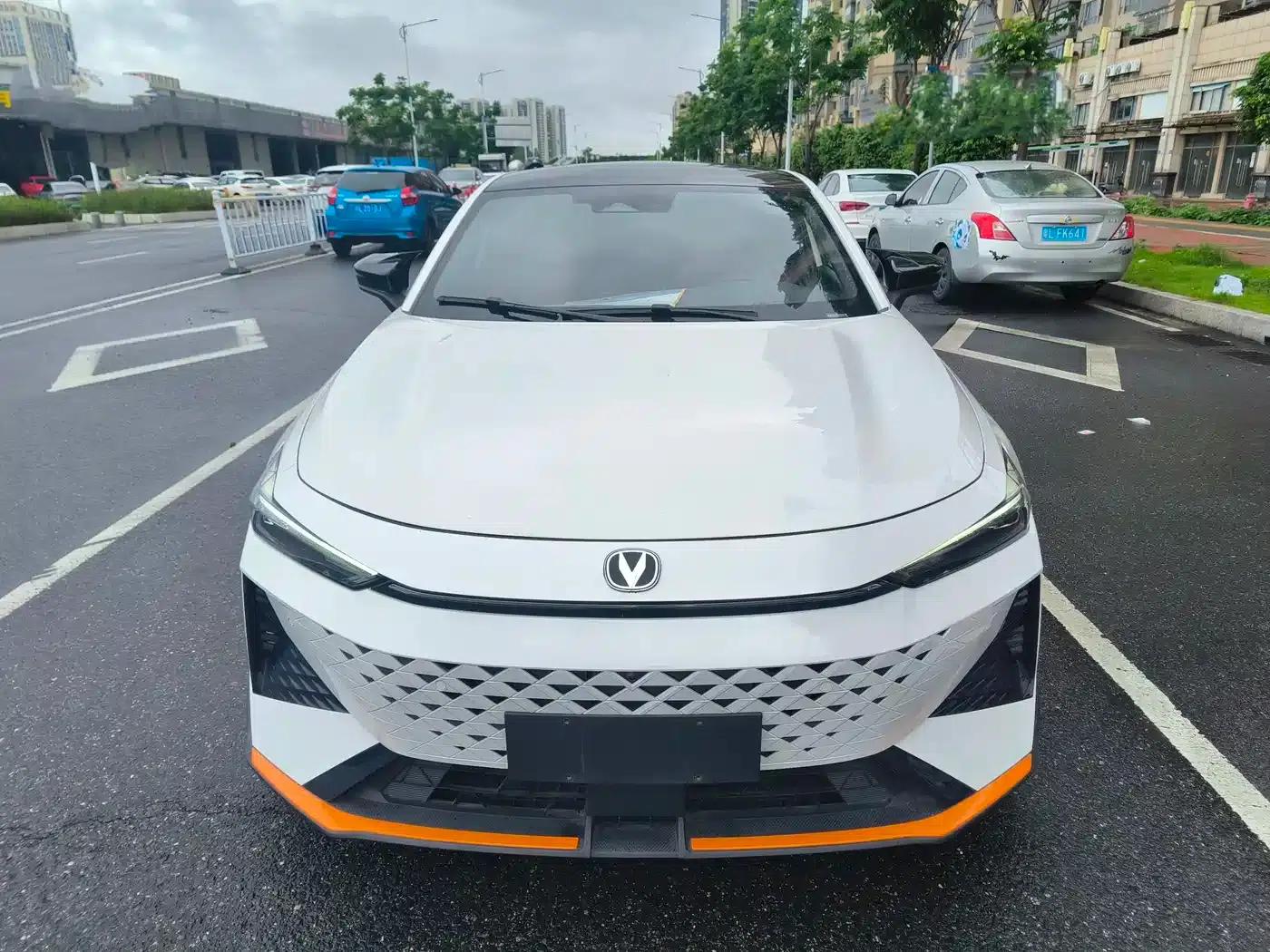 Changan UNI-V 2024 1.5T Premium Sport — миниатюра 2