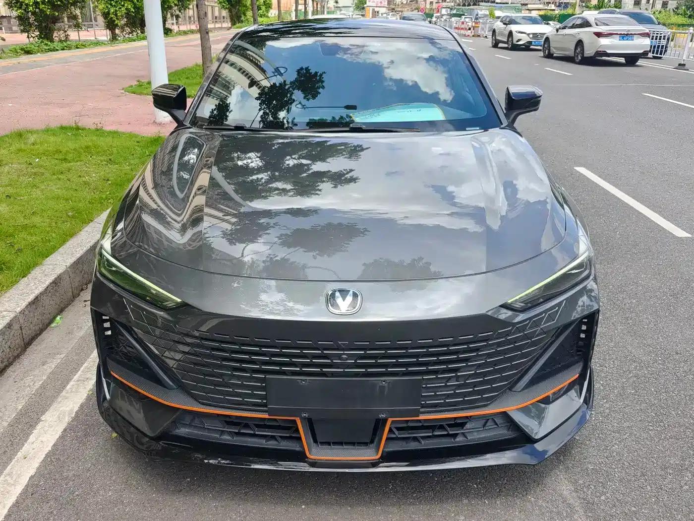 Changan UNI-V 2022 1.5T Sport Edition — миниатюра 2