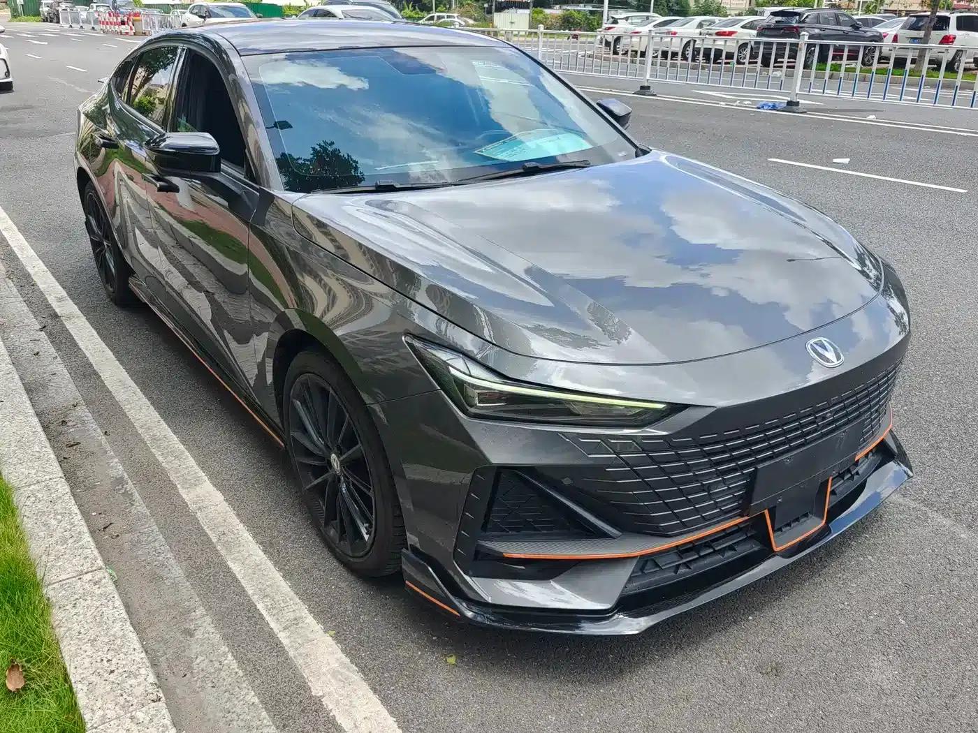 Changan UNI-V 2022 1.5T Sport Edition — миниатюра 3