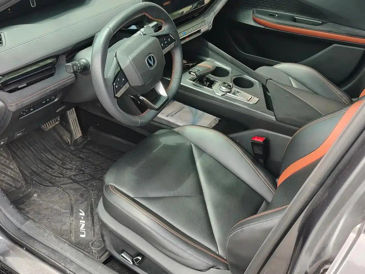 Changan UNI-V 2022 1.5T Sport Edition — миниатюра 7