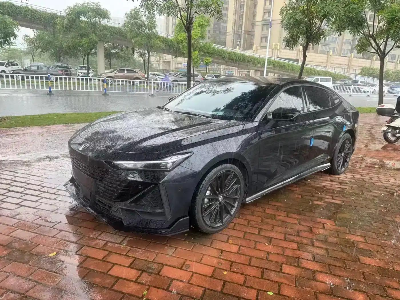 Changan UNI-V 2022 1.5T Sport Edition — миниатюра 1