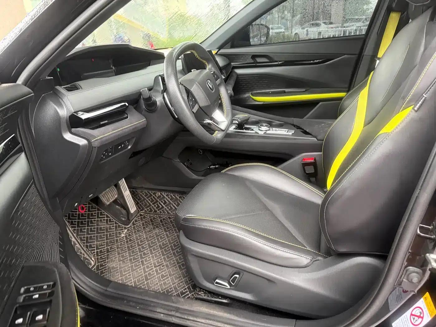 Changan UNI-V 2022 1.5T Sport Edition — миниатюра 4