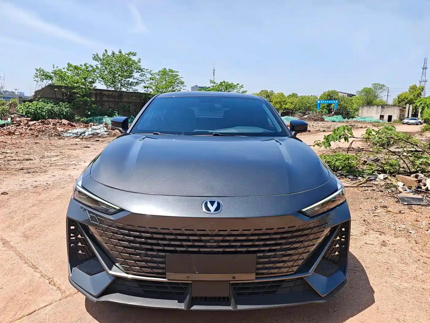 Changan UNI-V 2023 1.5T Premium Edition — миниатюра 2
