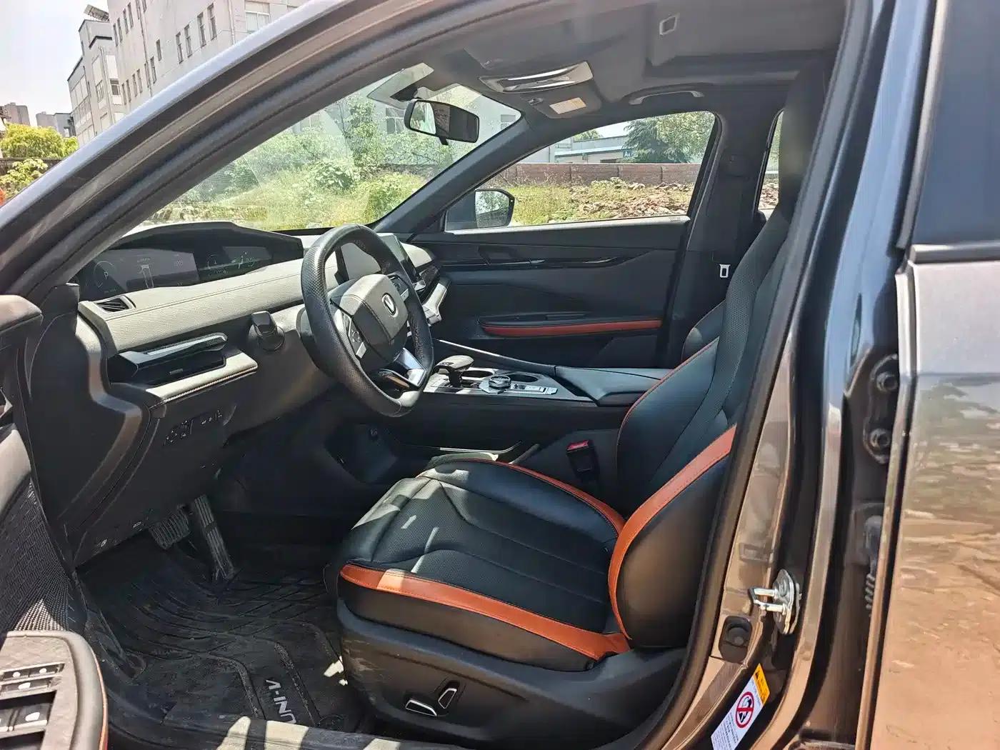 Changan UNI-V 2023 1.5T Premium Edition — миниатюра 4