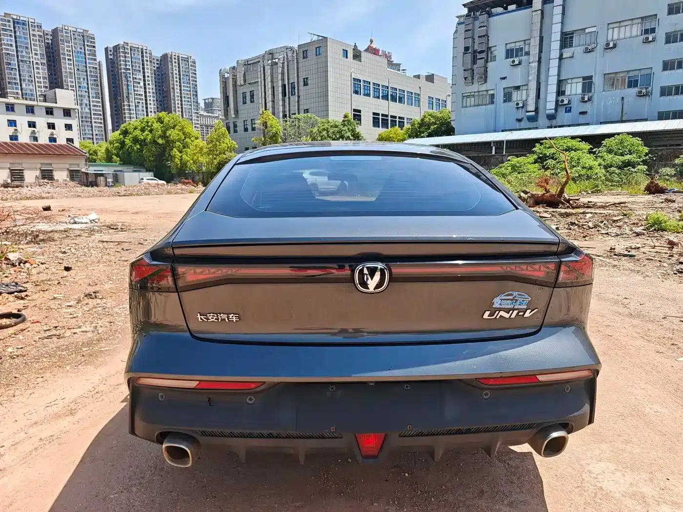 Changan UNI-V 2023 1.5T Premium Edition — миниатюра 8