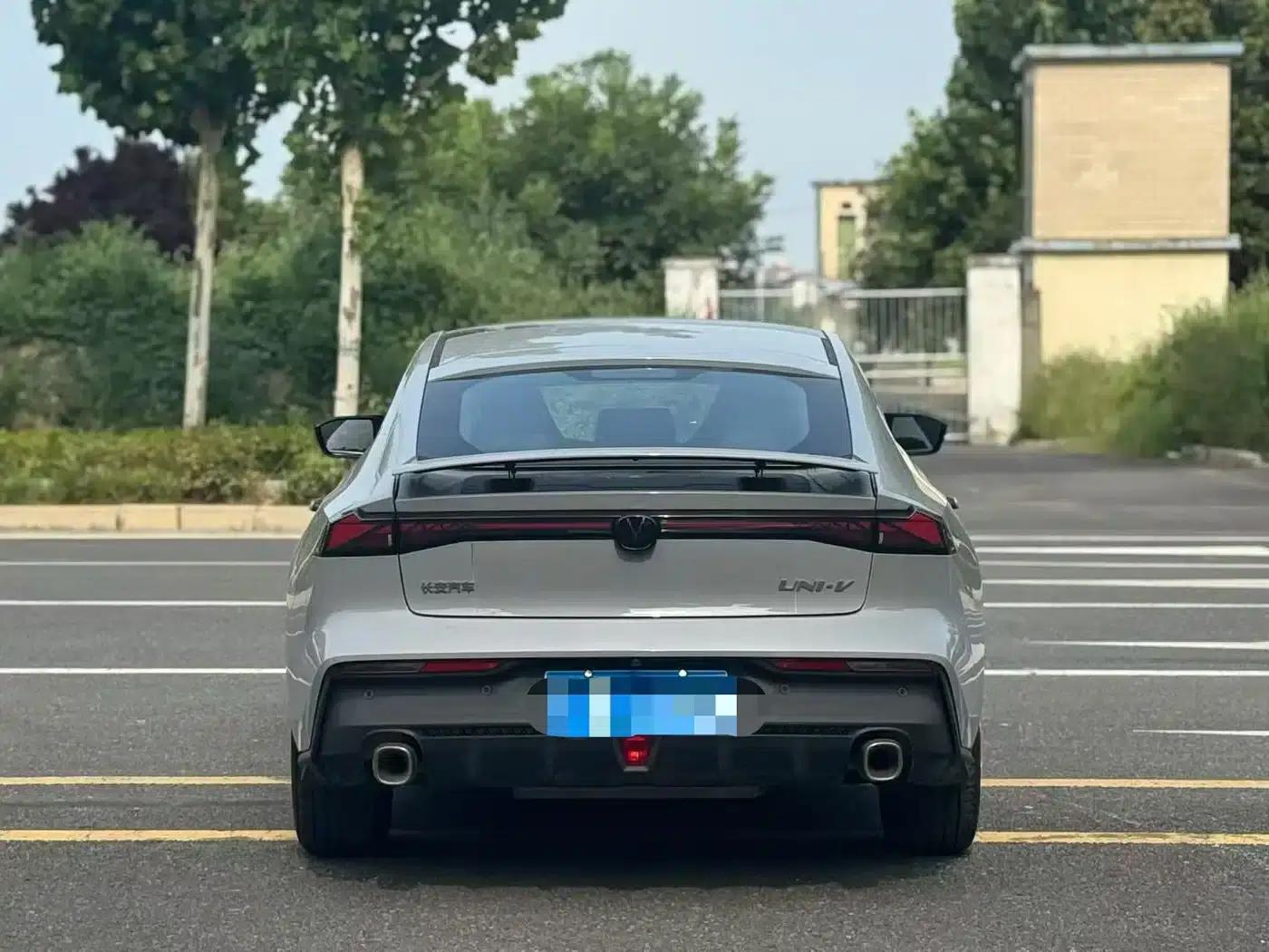 Changan UNI-V 2023 1.5T Premium Edition — миниатюра 8