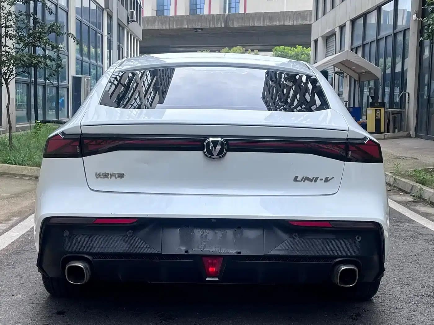 Changan UNI-V 2022 1.5T Premium Edition — миниатюра 4
