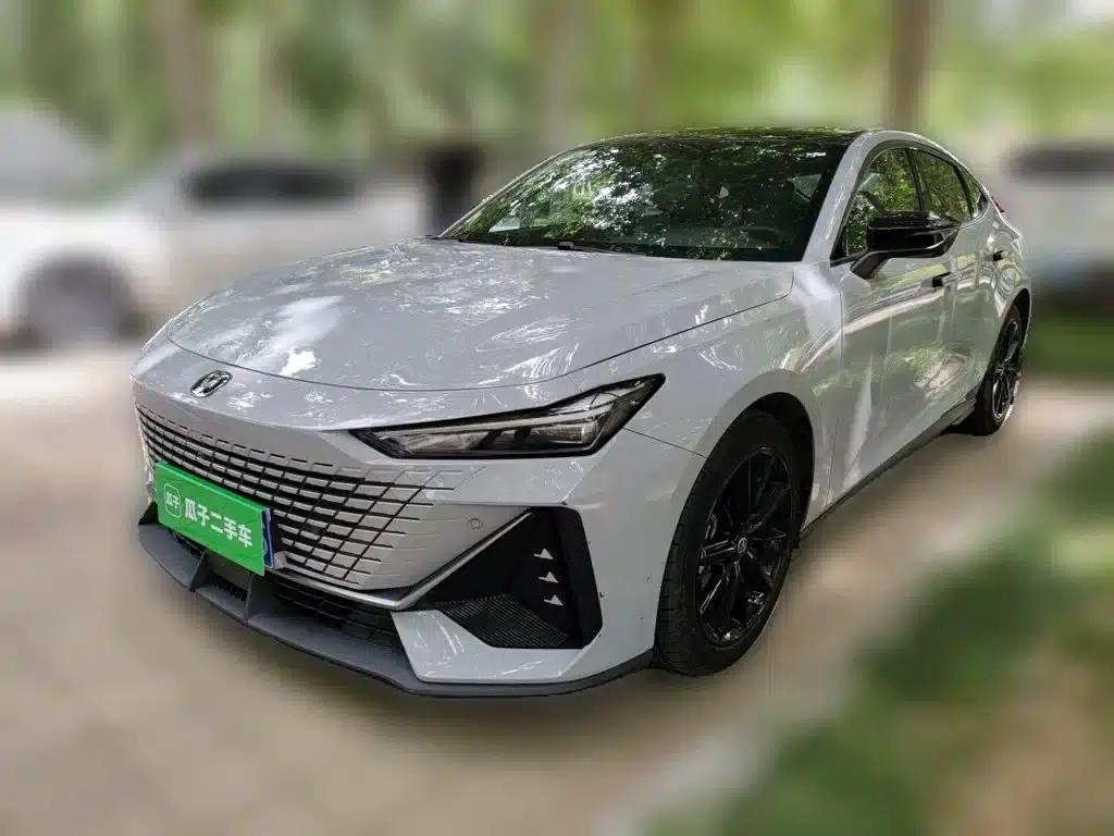 Changan UNI-V 2022 1.5T Premium Edition — миниатюра 2