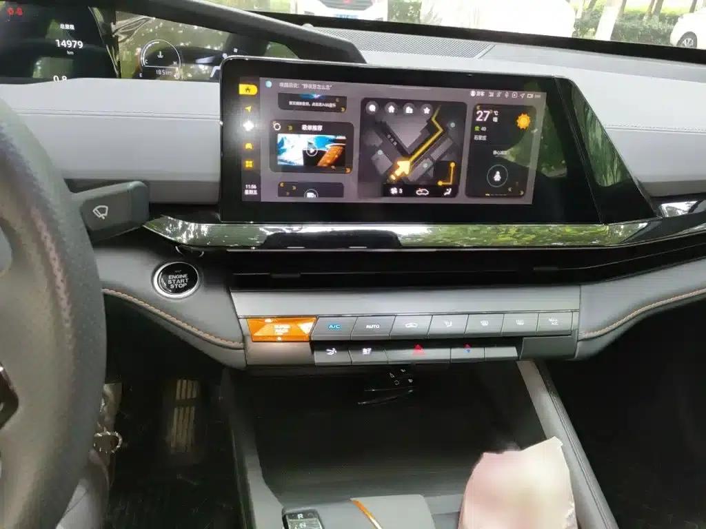 Changan UNI-V 2022 1.5T Premium Edition — миниатюра 6