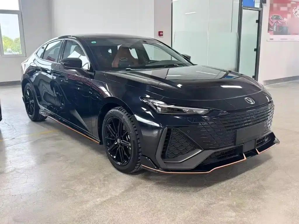 Changan UNI-V 2023 2.0T Speed Edition — миниатюра 4