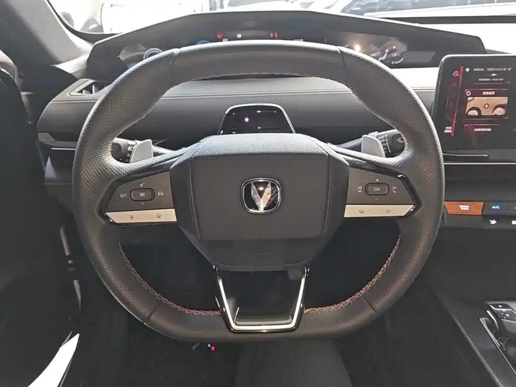 Changan UNI-V 2024 1.5T Premium Edition — миниатюра 11