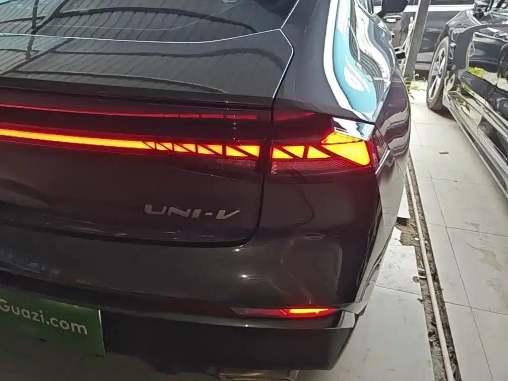 Changan UNI-V 2024 1.5T Premium Edition — миниатюра 8