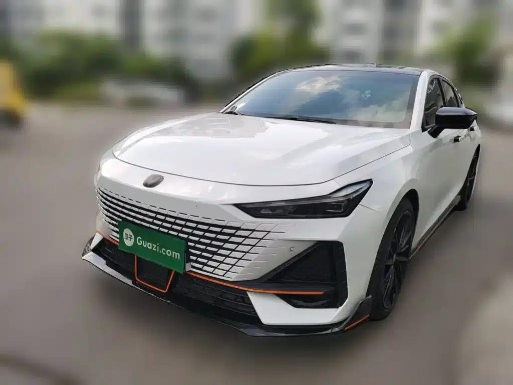 Changan UNI-V 2023 1.5T Sport Edition — миниатюра 1