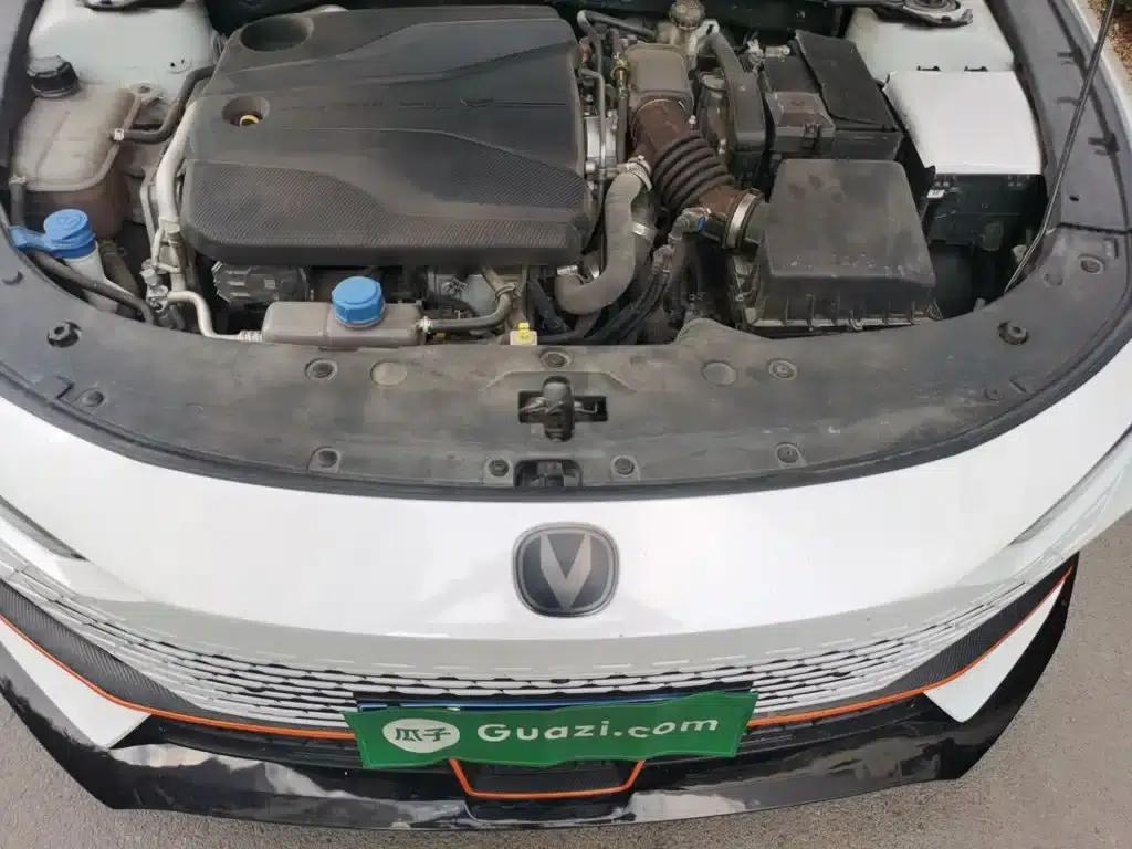 Changan UNI-V 2023 1.5T Sport Edition — миниатюра 11