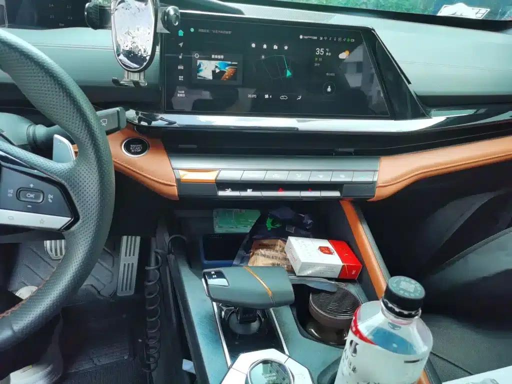 Changan UNI-V 2023 1.5T Sport Edition — миниатюра 6