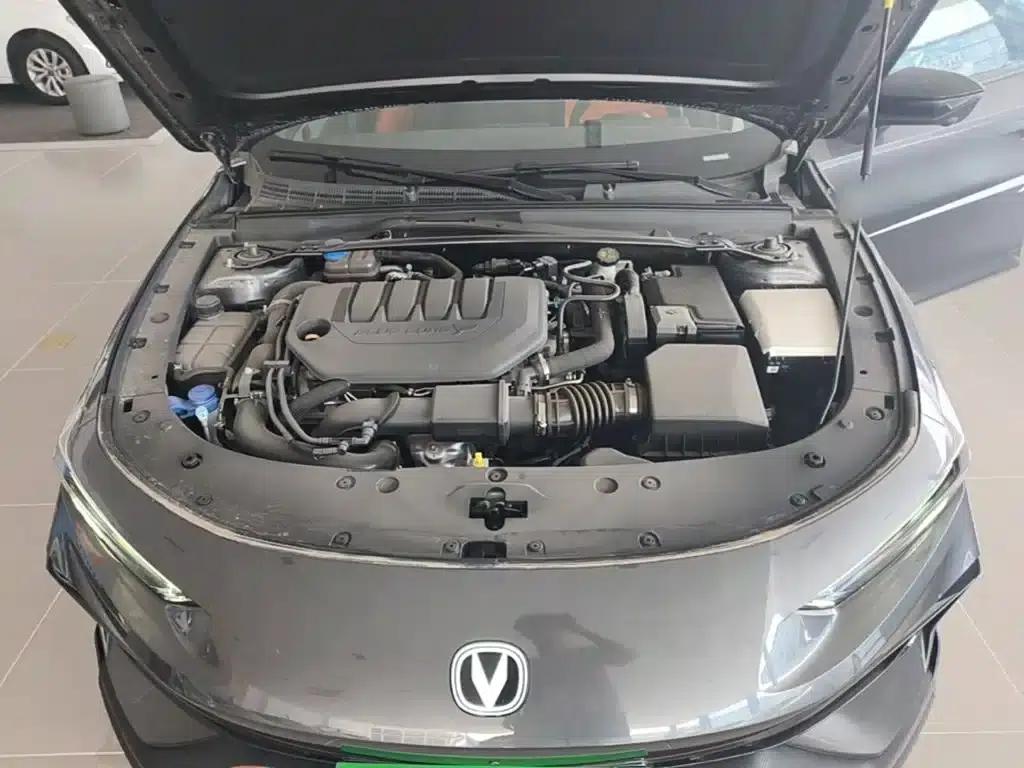 Changan UNI-V 2025 Model, Third Generation, 2.0T Sport Edition — миниатюра 20