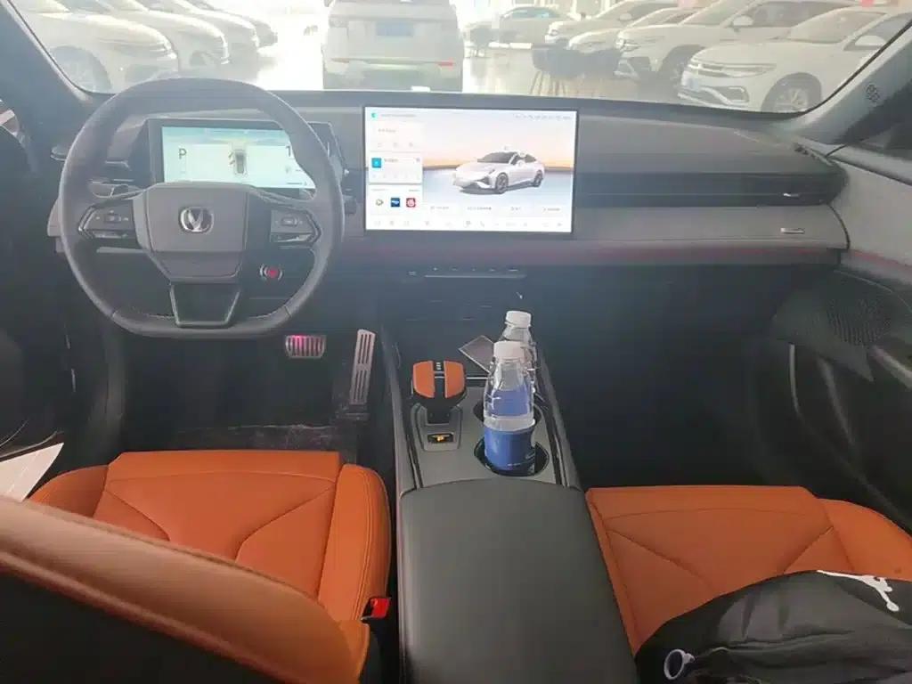 Changan UNI-V 2025 Model, Third Generation, 2.0T Sport Edition — миниатюра 10