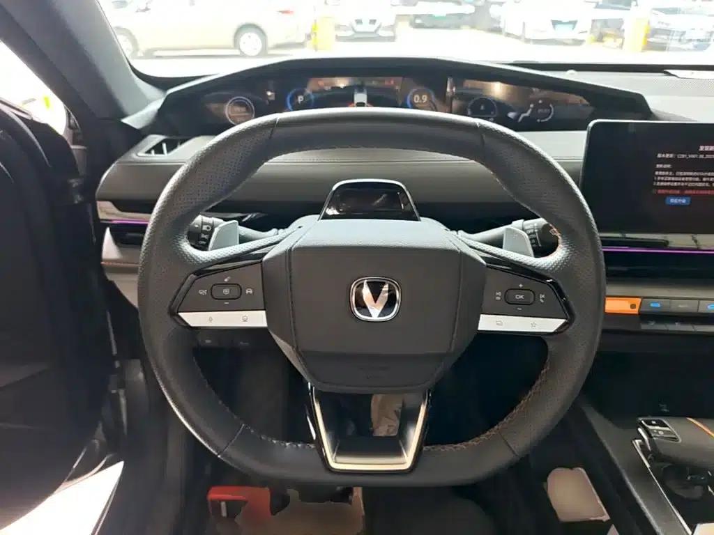 Changan UNI-V 2022 1.5T Smart Navigation Edition — миниатюра 11