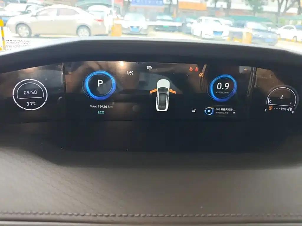 Changan UNI-V 2022 1.5T Smart Navigation Edition — миниатюра 12