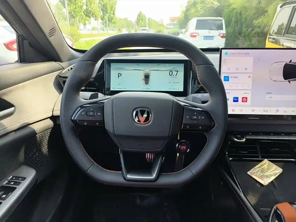 Changan UNI-V 2025 Model, Third Generation, 2.0T Sport Edition — миниатюра 11