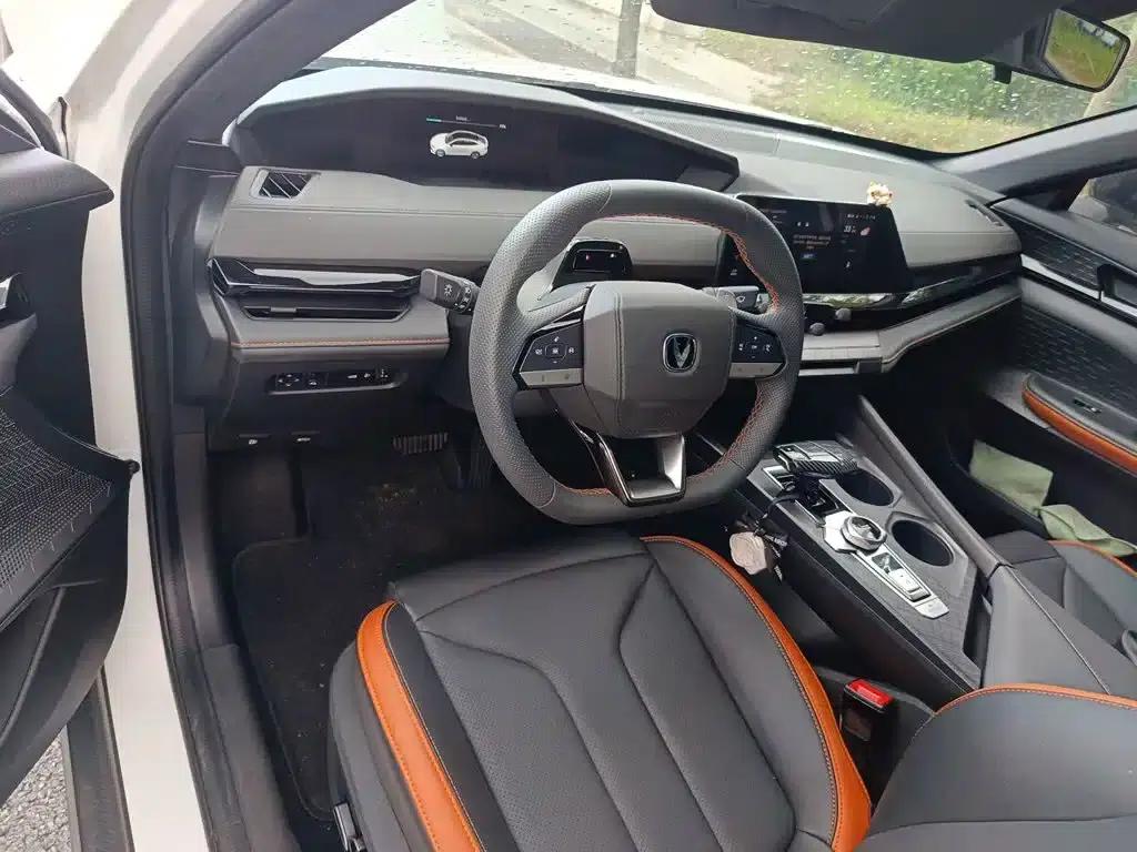 Changan UNI-V 2023 1.5T Premium Edition — миниатюра 13