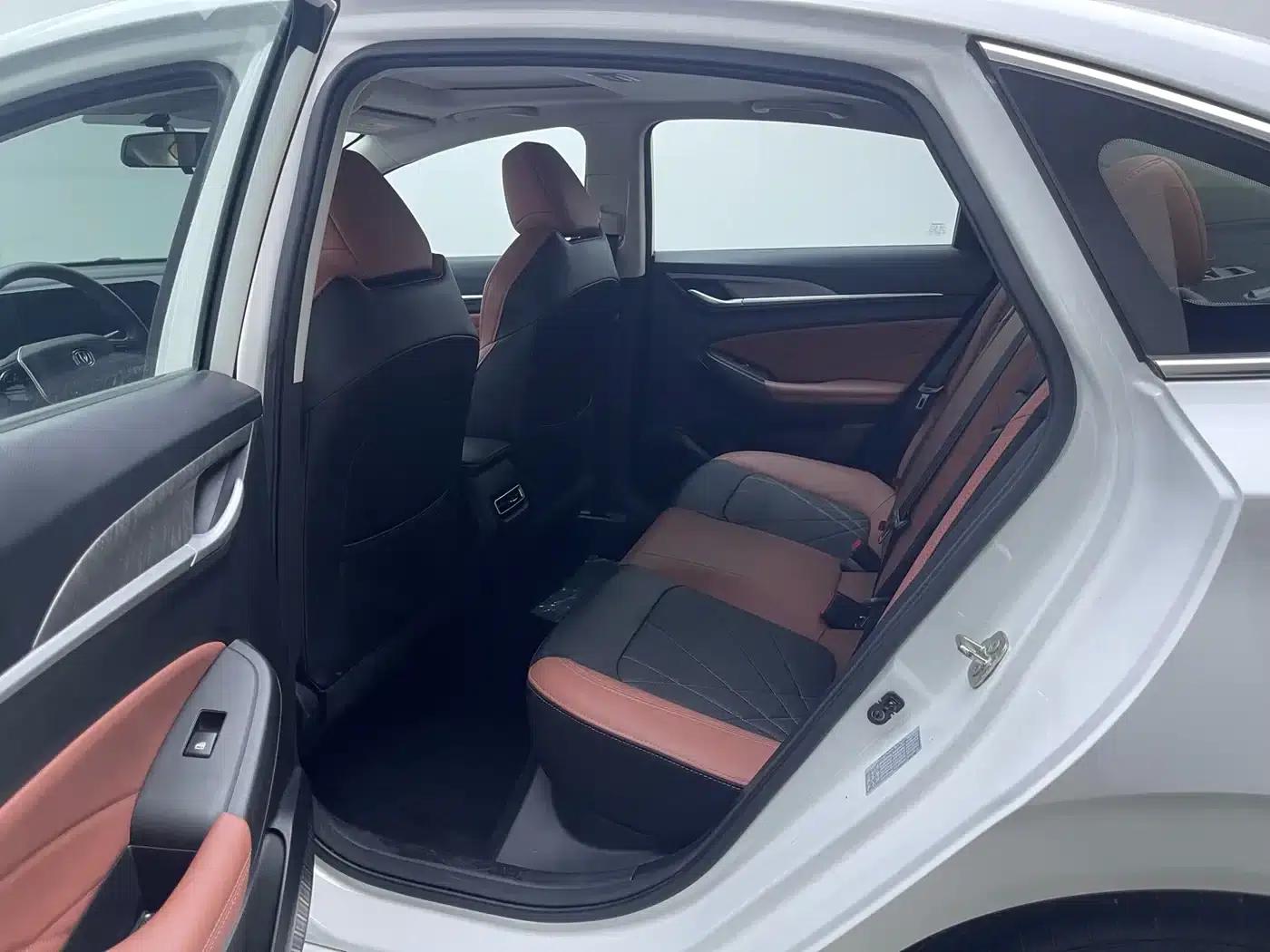 Changan Eado 2023 Enjoy Edition PLUS Blue Whale NE 1.4T GDI DCT Premium Edition — миниатюра 12