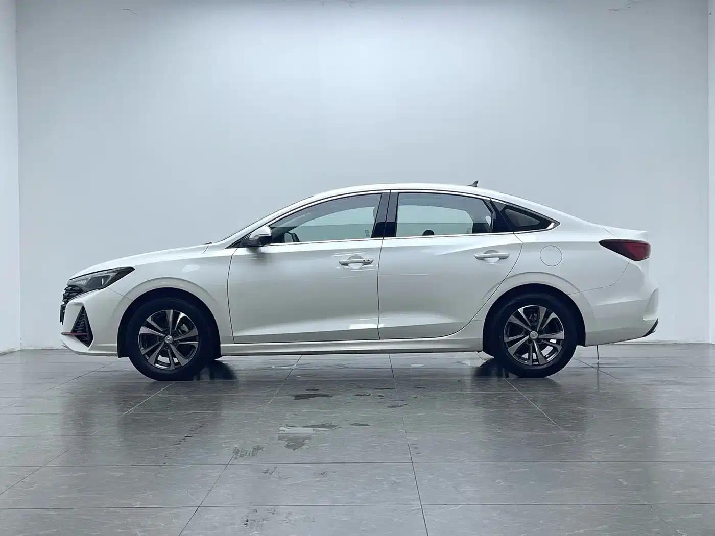 Changan Eado 2023 Enjoy Edition PLUS Blue Whale NE 1.4T GDI DCT Premium Edition — миниатюра 6