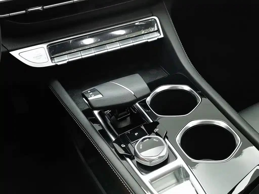 Changan Eado 2023 Enjoy Edition PLUS Blue Whale NE 1.4T GDI DCT Premium Edition — миниатюра 13
