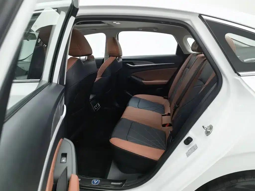 Changan Eado 2023 Enjoy Edition PLUS Blue Whale NE 1.4T GDI DCT Premium Edition — миниатюра 15