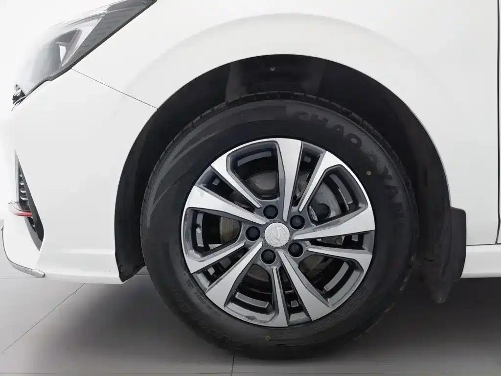 Changan Eado 2023 Enjoy Edition PLUS Blue Whale NE 1.4T GDI DCT Premium Edition — миниатюра 17