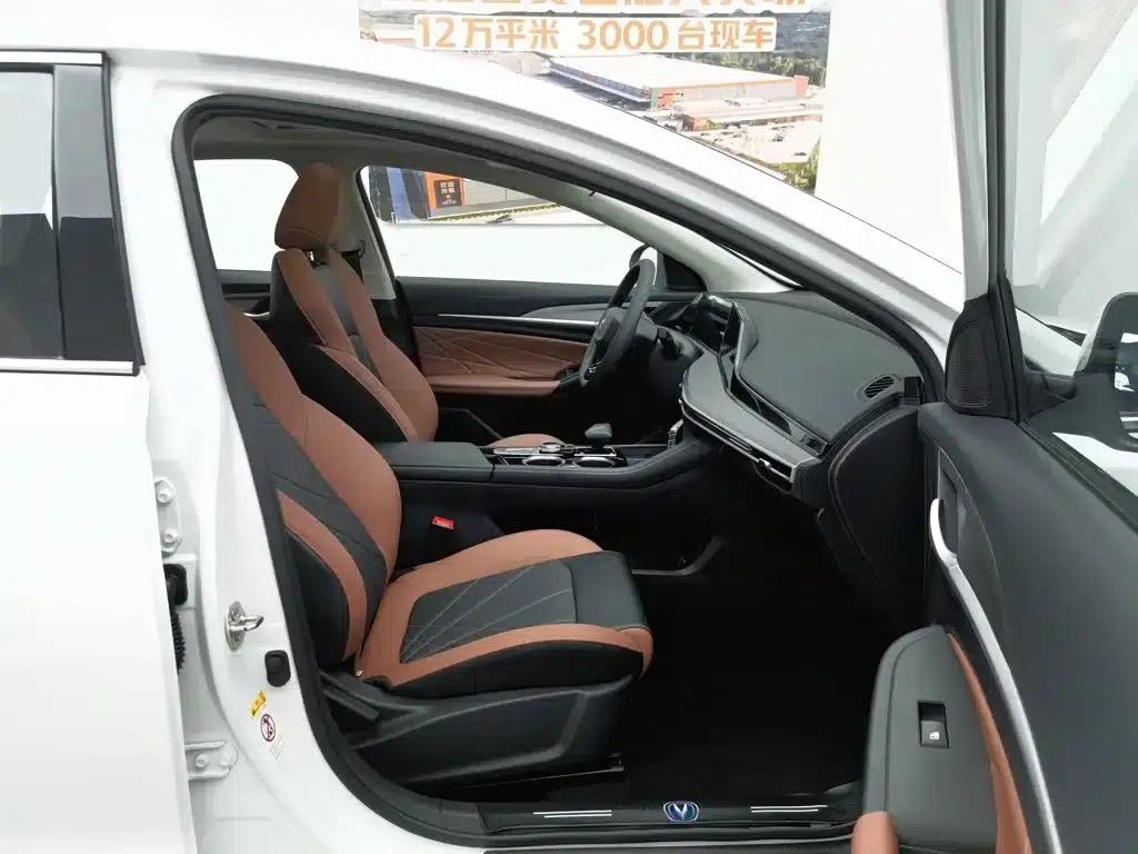 Changan Eado 2023 Enjoy Edition PLUS Blue Whale NE 1.4T GDI DCT Premium Edition — миниатюра 23