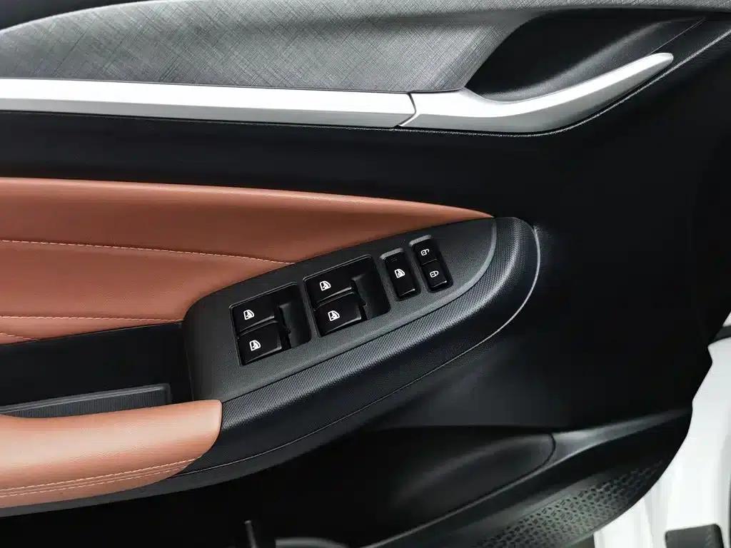 Changan Eado 2023 Enjoy Edition PLUS Blue Whale NE 1.4T GDI DCT Premium Edition — миниатюра 9