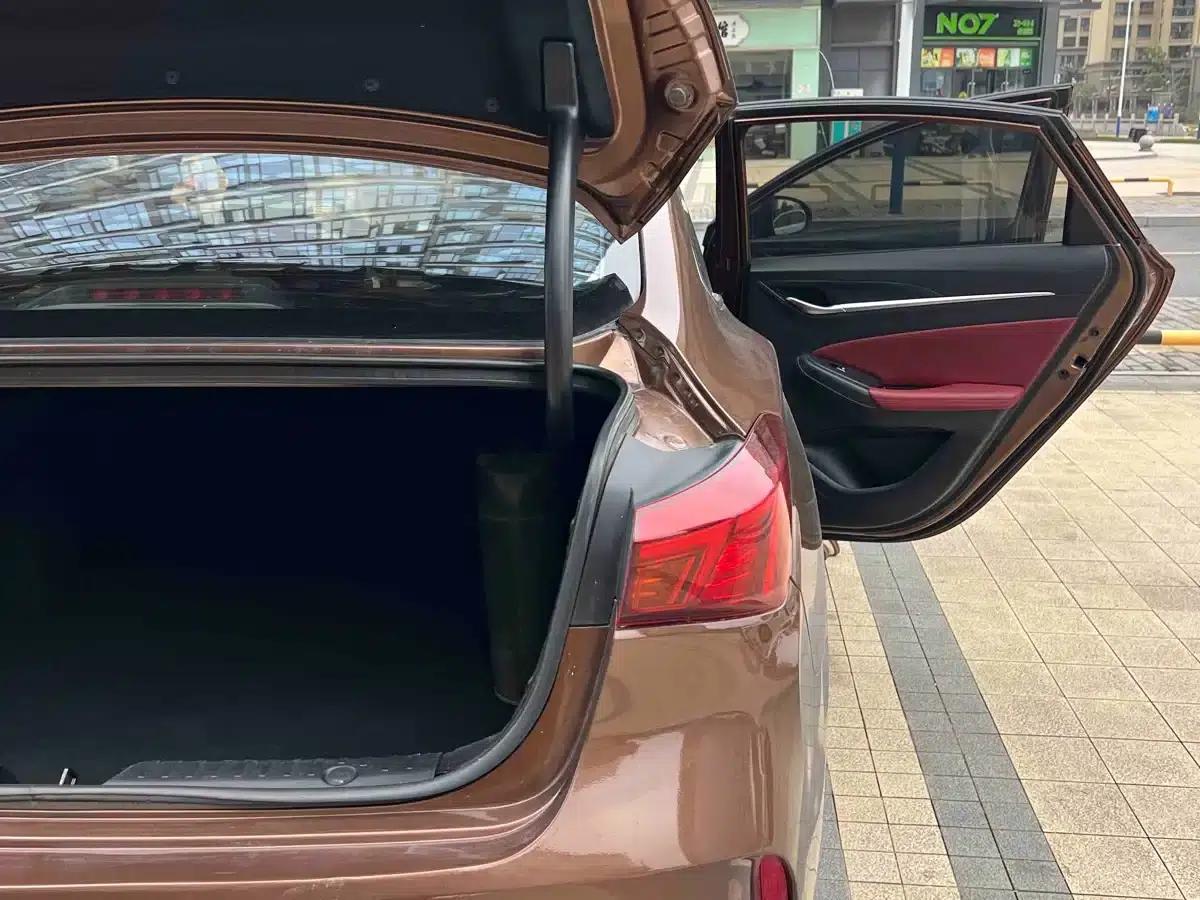 Changan Eado 2020 PLUS Blue Whale NE 1.4T GDI DCT Flagship Edition — миниатюра 18