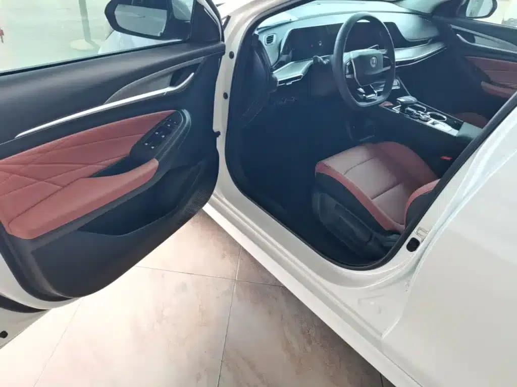 Changan Eado 2025 PLUS 1.4T Dual-Clutch High-Performance Edition — миниатюра 16
