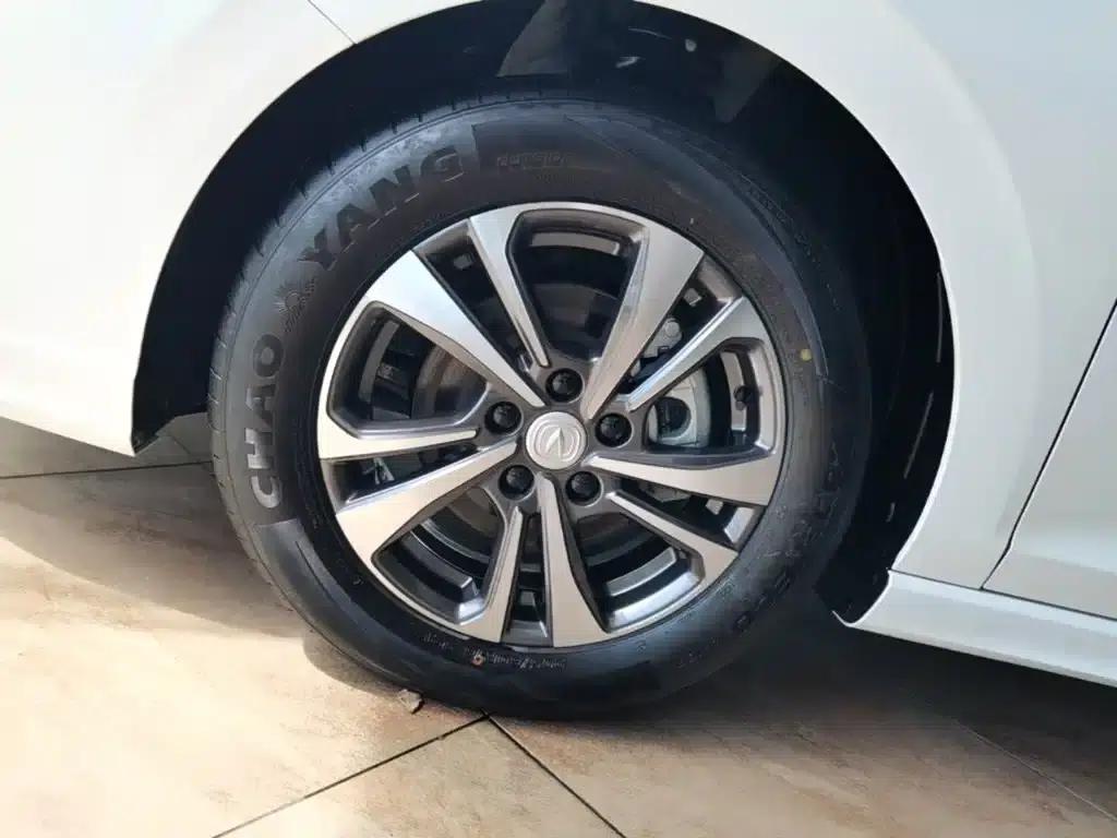 Changan Eado 2025 PLUS 1.4T Dual-Clutch High-Performance Edition — миниатюра 23