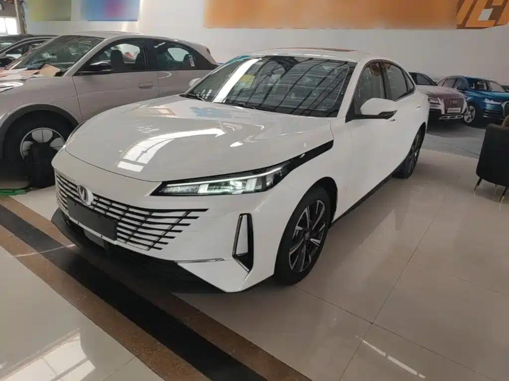 Changan Eado 2025 Blue Whale 1.5T 500Bar Premium Edition — миниатюра 2