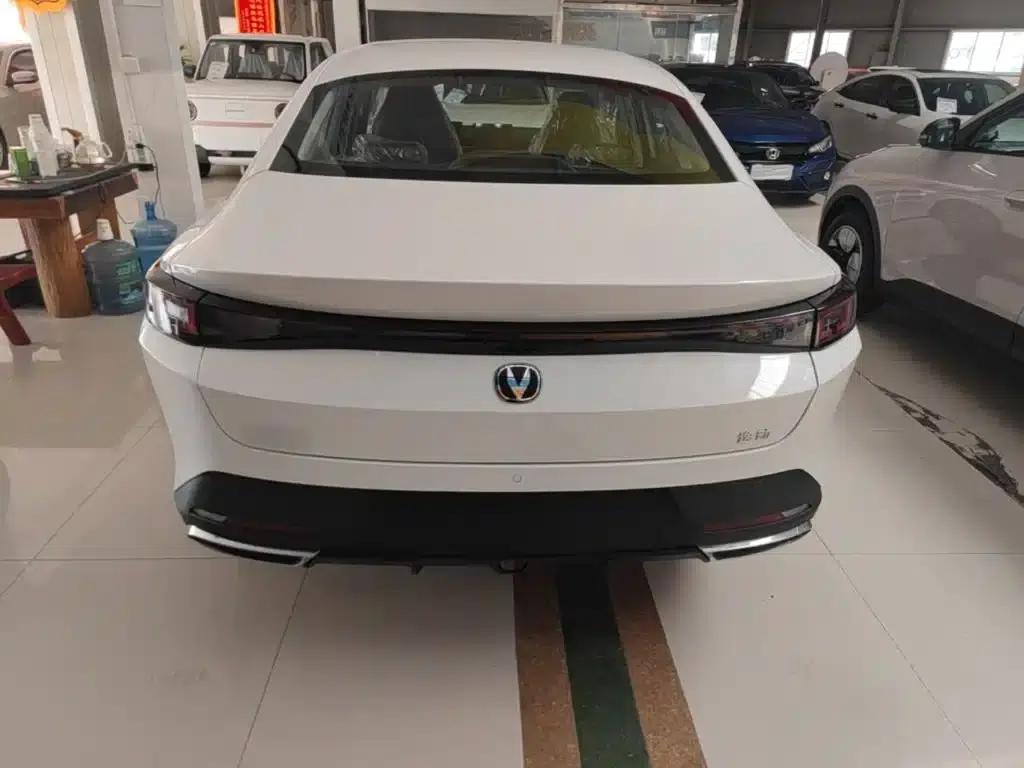 Changan Eado 2025 Blue Whale 1.5T 500Bar Premium Edition — миниатюра 6
