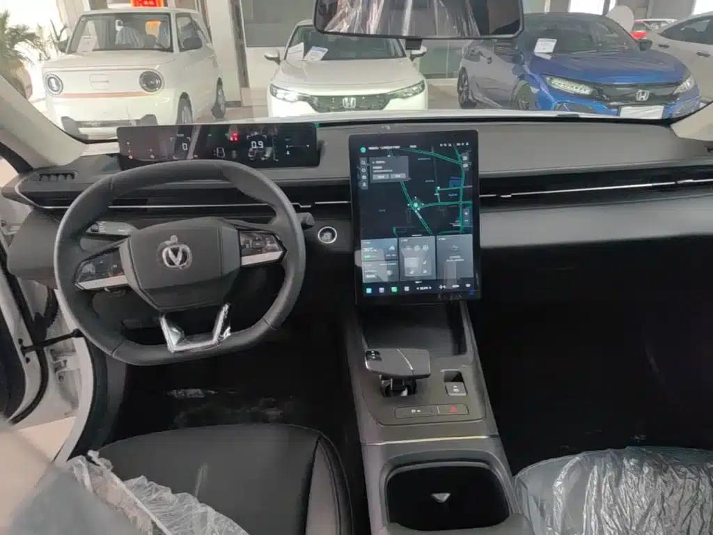 Changan Eado 2025 Blue Whale 1.5T 500Bar Premium Edition — миниатюра 10