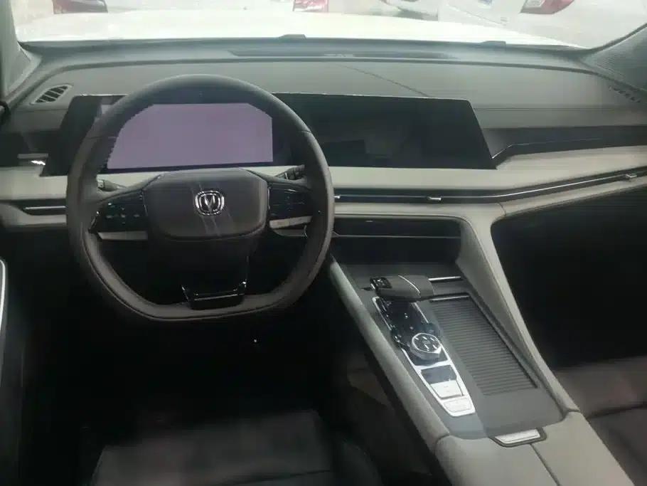 Changan CS75PLUS 2024 Model, Third Generation, Champion Edition, 1.5T Intelligent Driving and Sporty Type — миниатюра 12