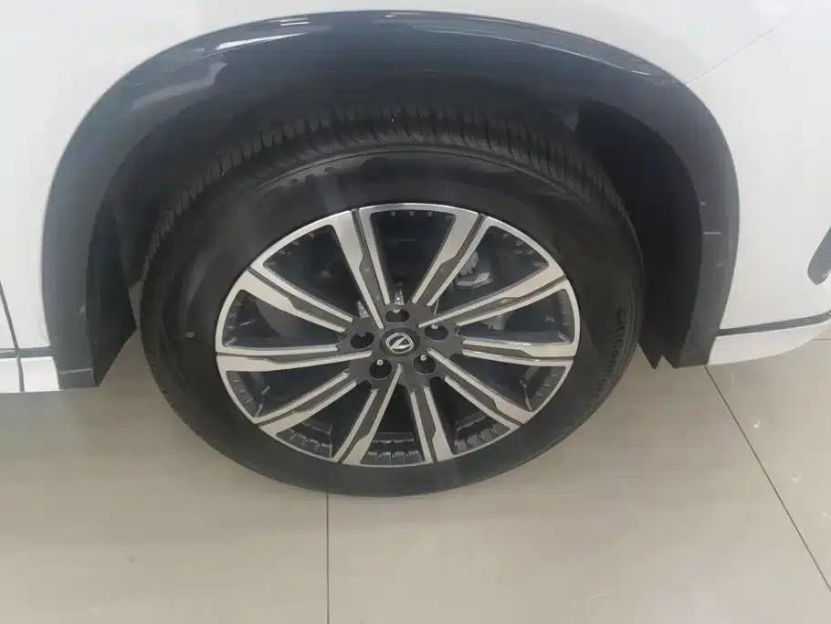 Changan CS75PLUS 2024 Model, Third Generation, Champion Edition, 1.5T Intelligent Driving and Sporty Type — миниатюра 6