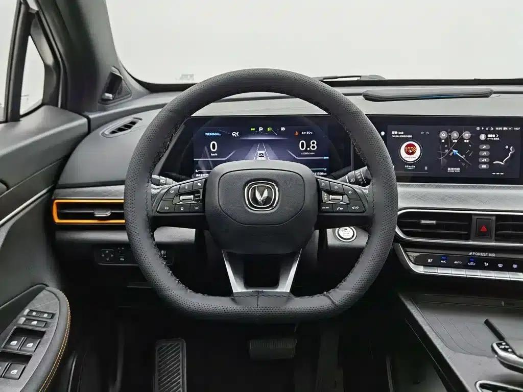 Changan UNI-T 2022 1.5T Sport Premium Edition — миниатюра 11